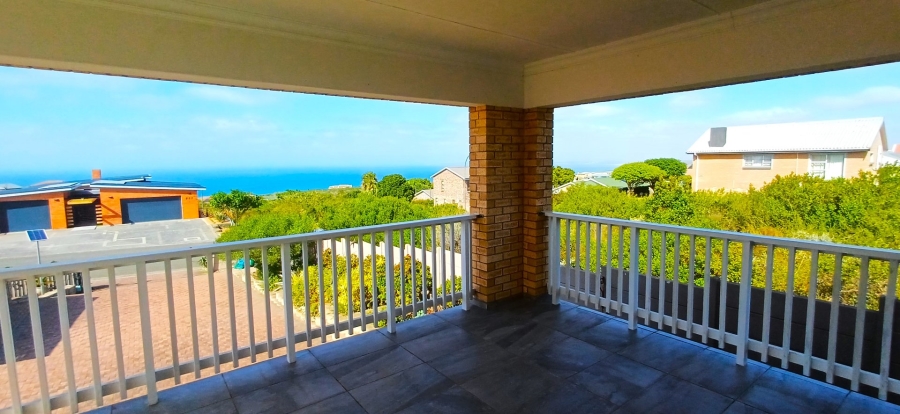 6 Bedroom Property for Sale in Dana Bay Western Cape